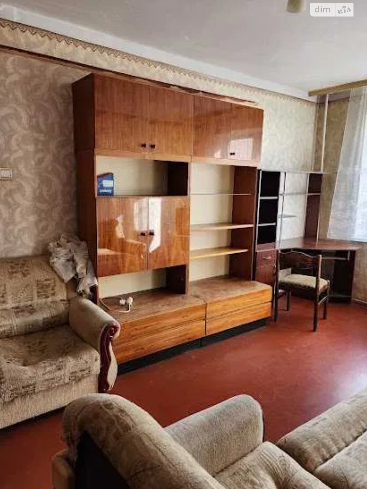 1-Room Apartment on Krasnoyi Kalyny Avenue, Quiet Location with Convenient Amenities