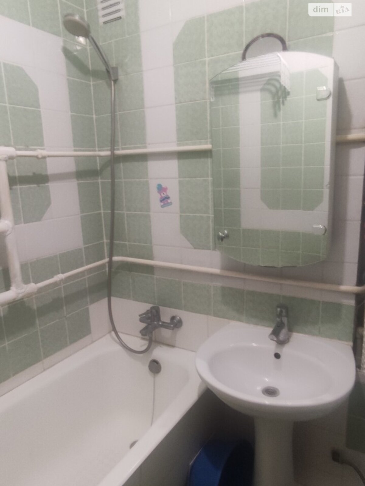 2-Room Apartment near Sevastopolska Square, Quiet Green Area
