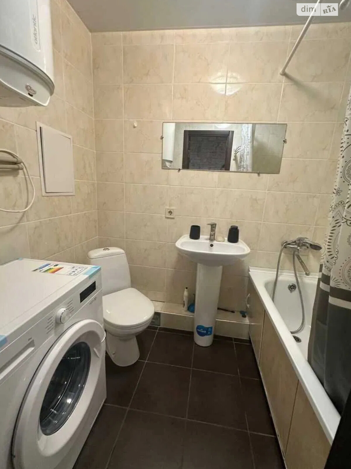 Modern Apartment with Functional Design and Comfortable Amenities