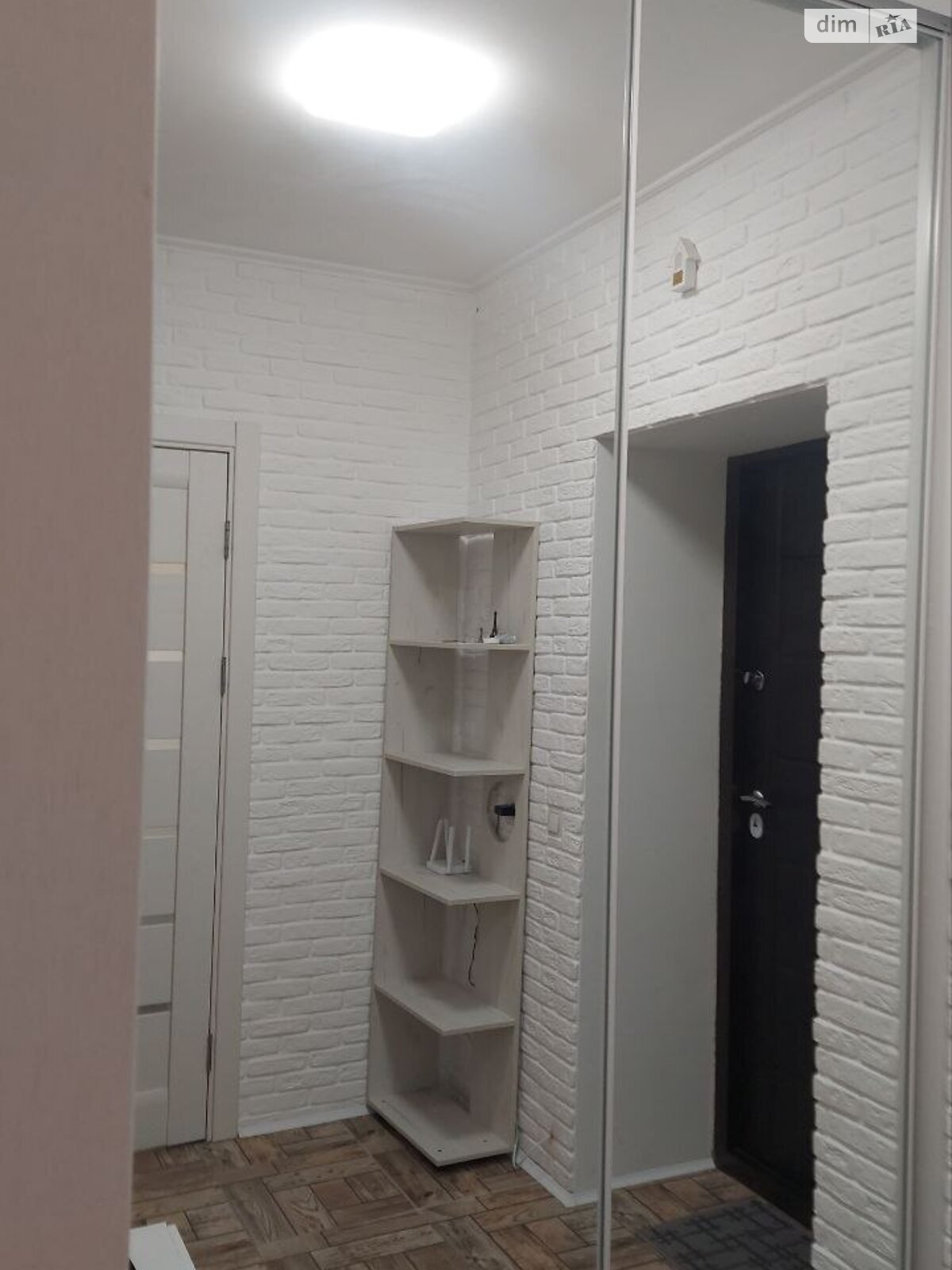 Spacious 1-bedroom apartment in Daffy district with parking