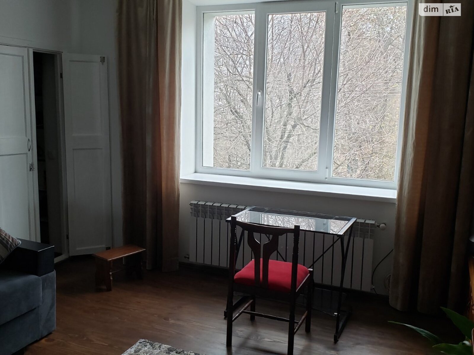 1-Bedroom Apartment near City Center, 2 Stops from Central Area