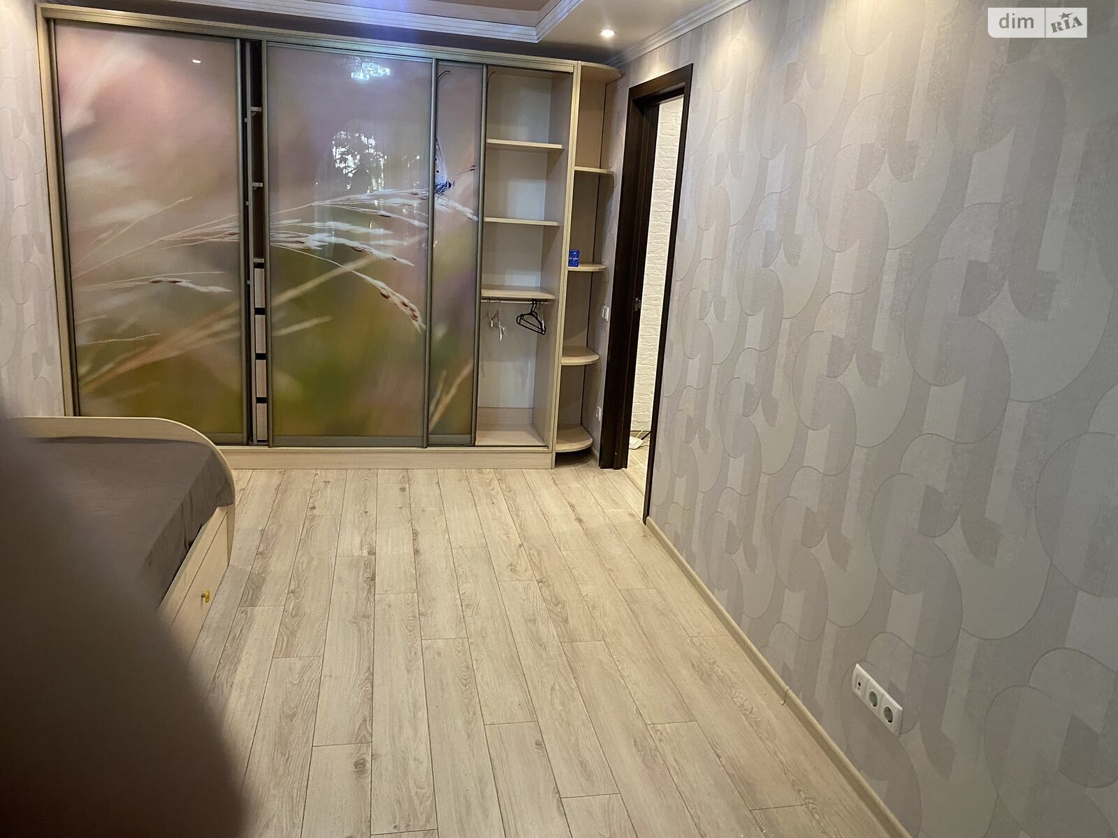 Генерал Петров көшесіндегі 2 бөлмелі пәтер толық жөндеумен