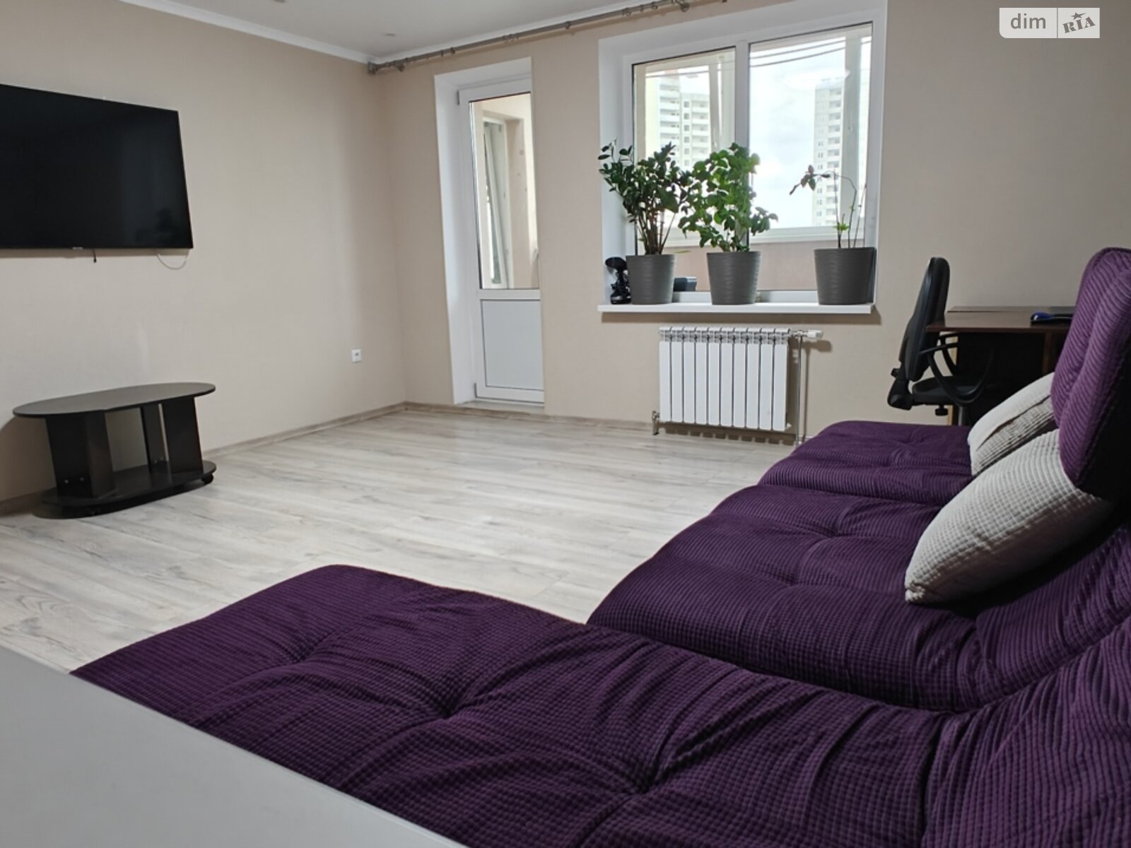 3-Room Apartment near Lavina Mall with Lake and Forest Nearby