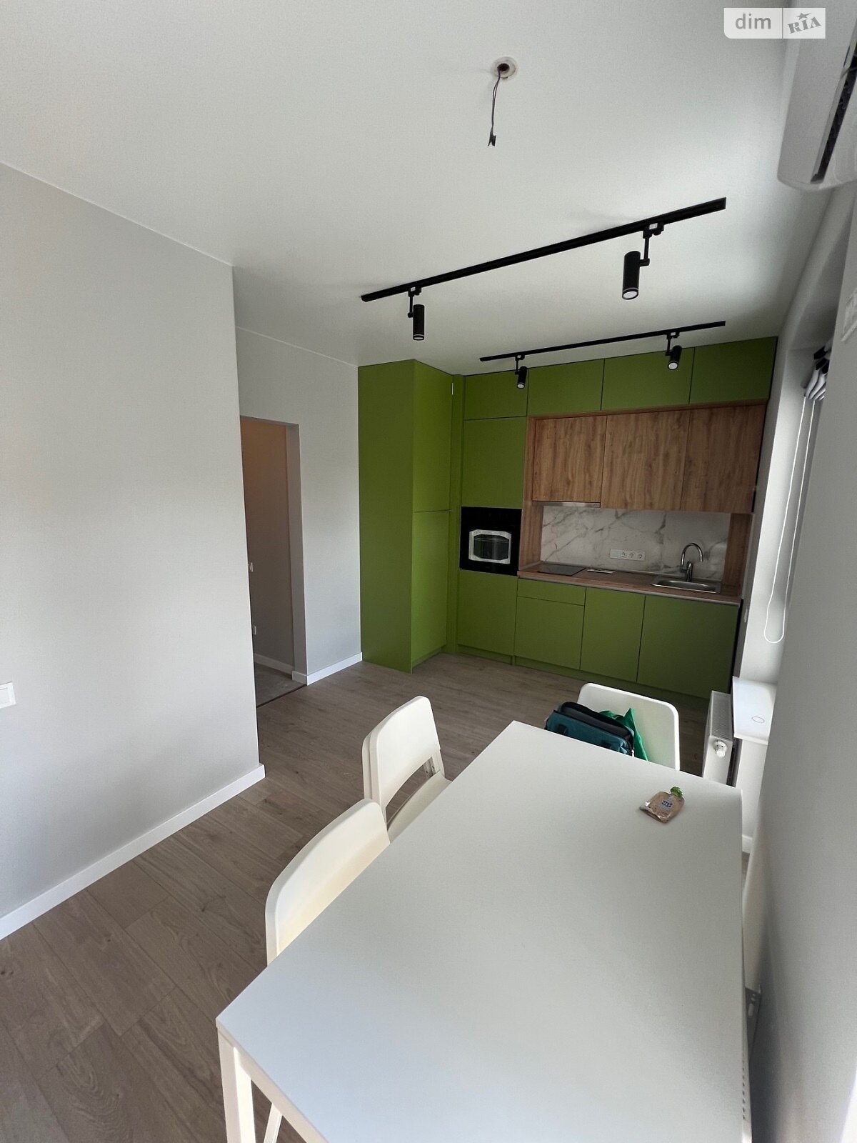 Modern Apartment in Central Location with Premium Amenities