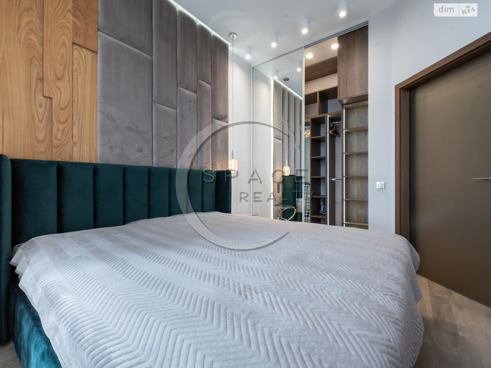 Premium 2-Room Apartment in French Quarter Residential Complex