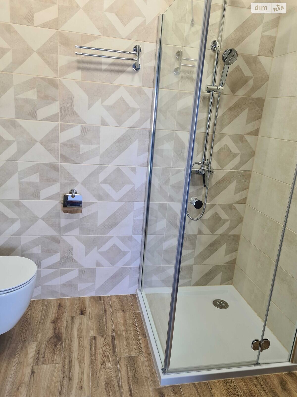 3-Room Apartment near 4th Tram Stop with Quality Renovation