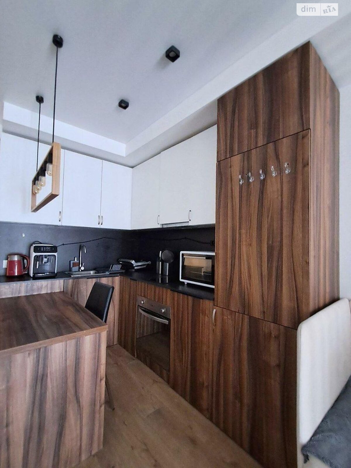 Fully Furnished Apartment in Quiet, Safe Neighborhood