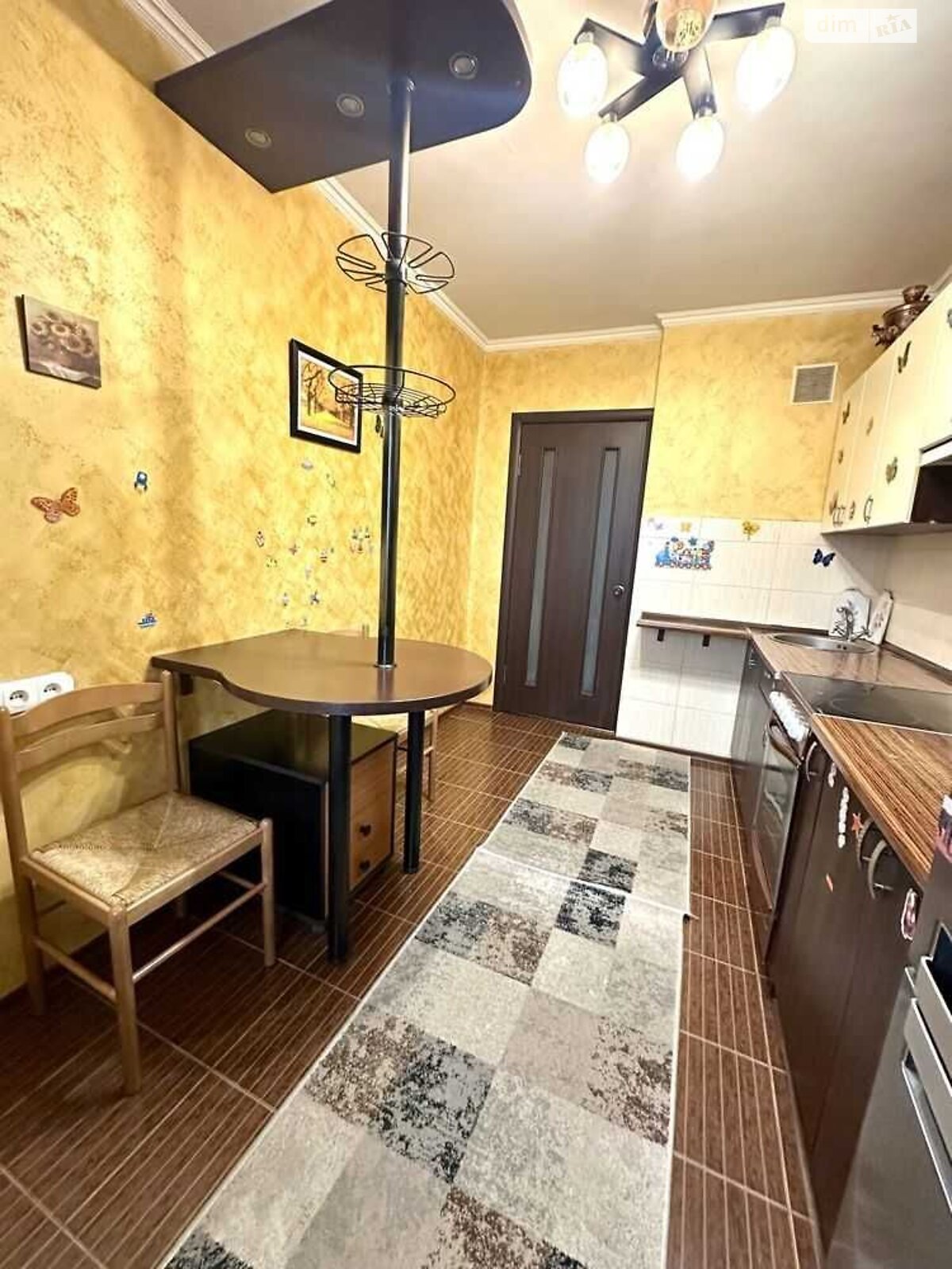 Spacious 2-Room Apartment in Residential Area with City View