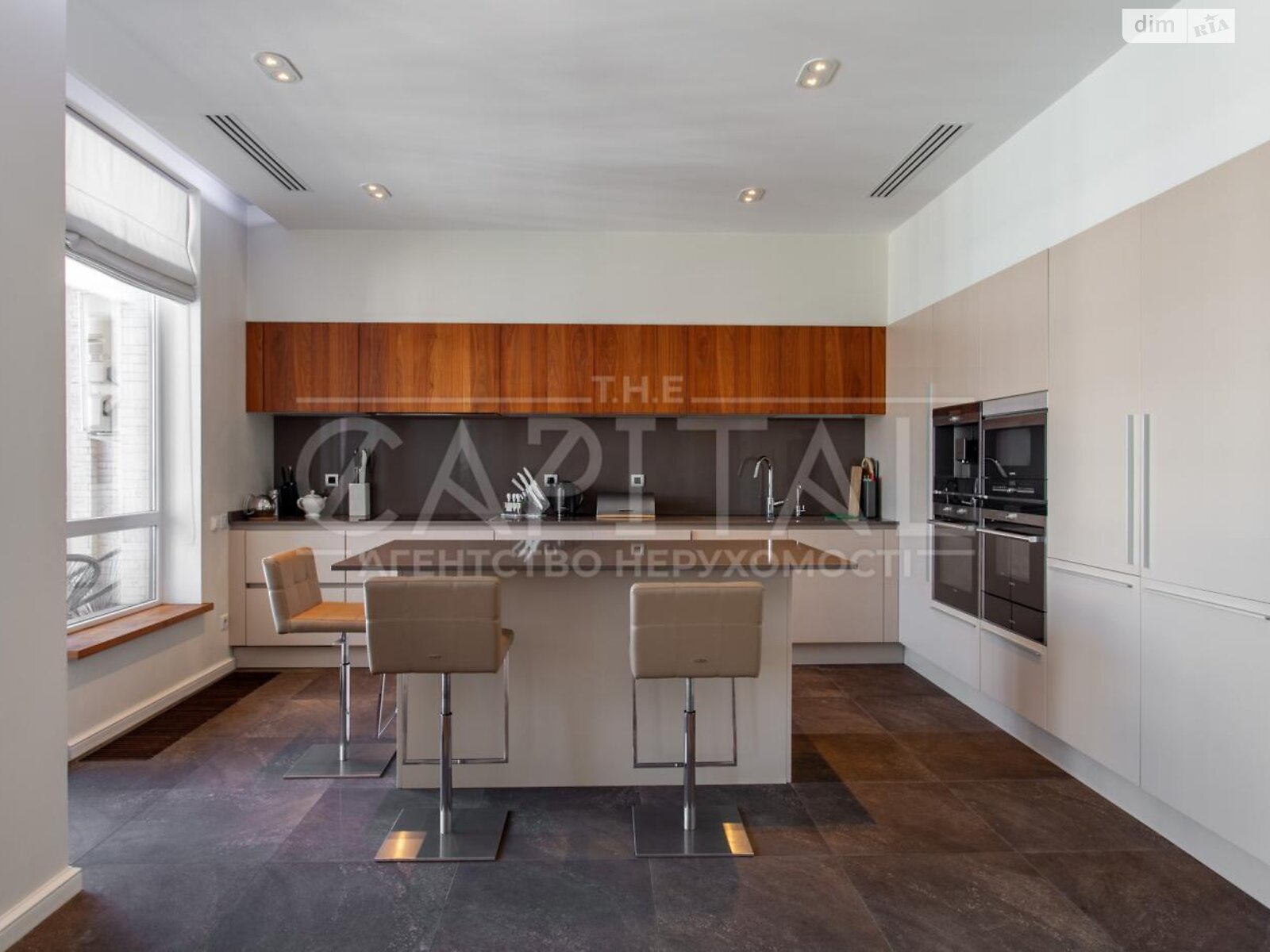5-Room Apartment in Novopechersky Lipki Residential Complex