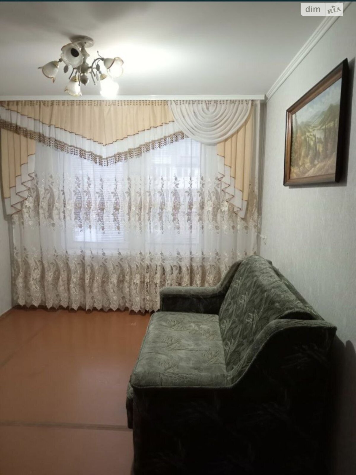 3-Room Apartment in Rakovo District with Convenient Location