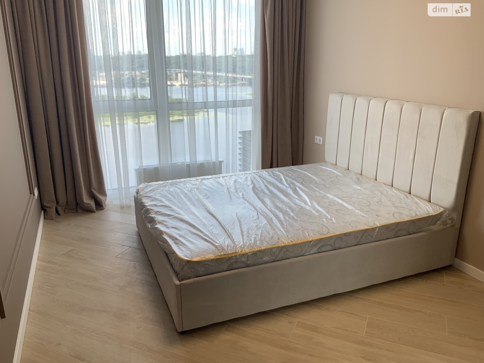 Stylish 2-room apartment with Dnieper view in 'Bereg Dnepra' residential complex