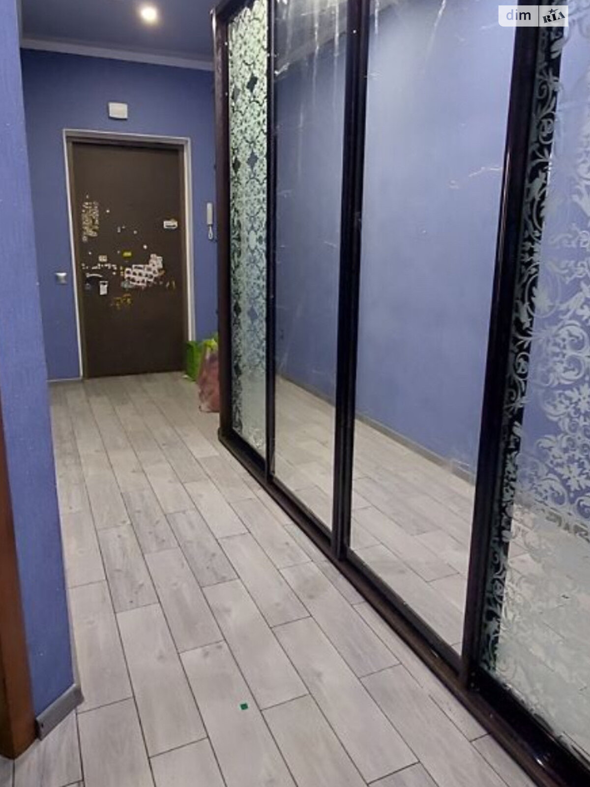 2-Room Apartment in Rakovo District with Essential Amenities