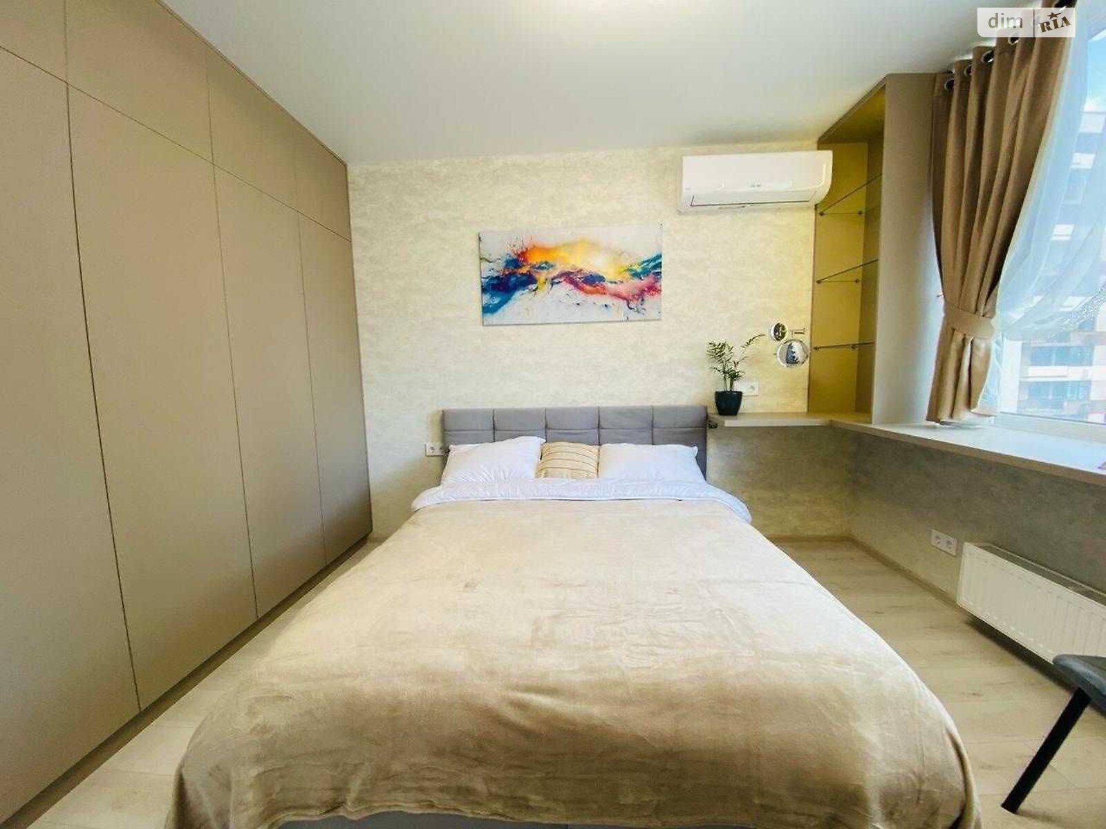 Modern Studio Apartment with Full Amenities near Retroville Mall
