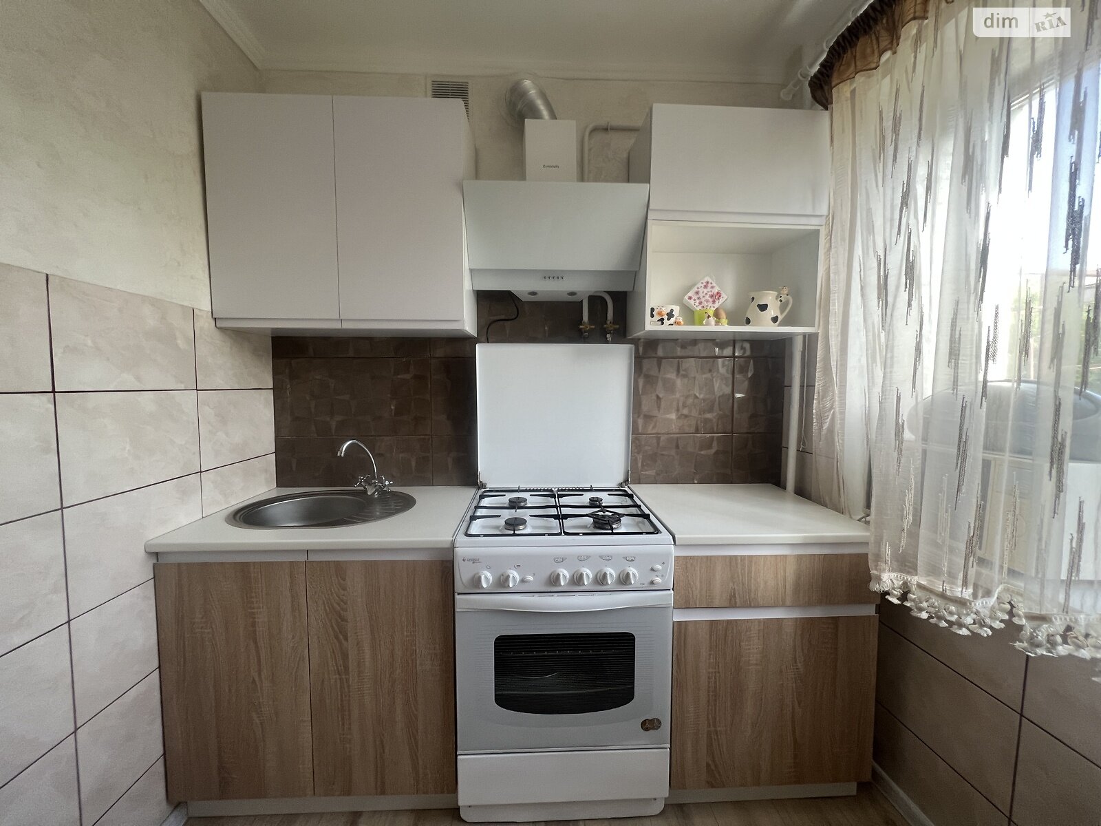 2-Room Apartment on S. Bandery Street, 3rd Floor, Fully Furnished