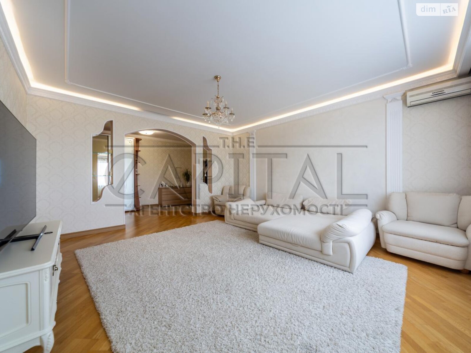 Spacious 3-bedroom apartment on Vladimir Ivasyuk Avenue