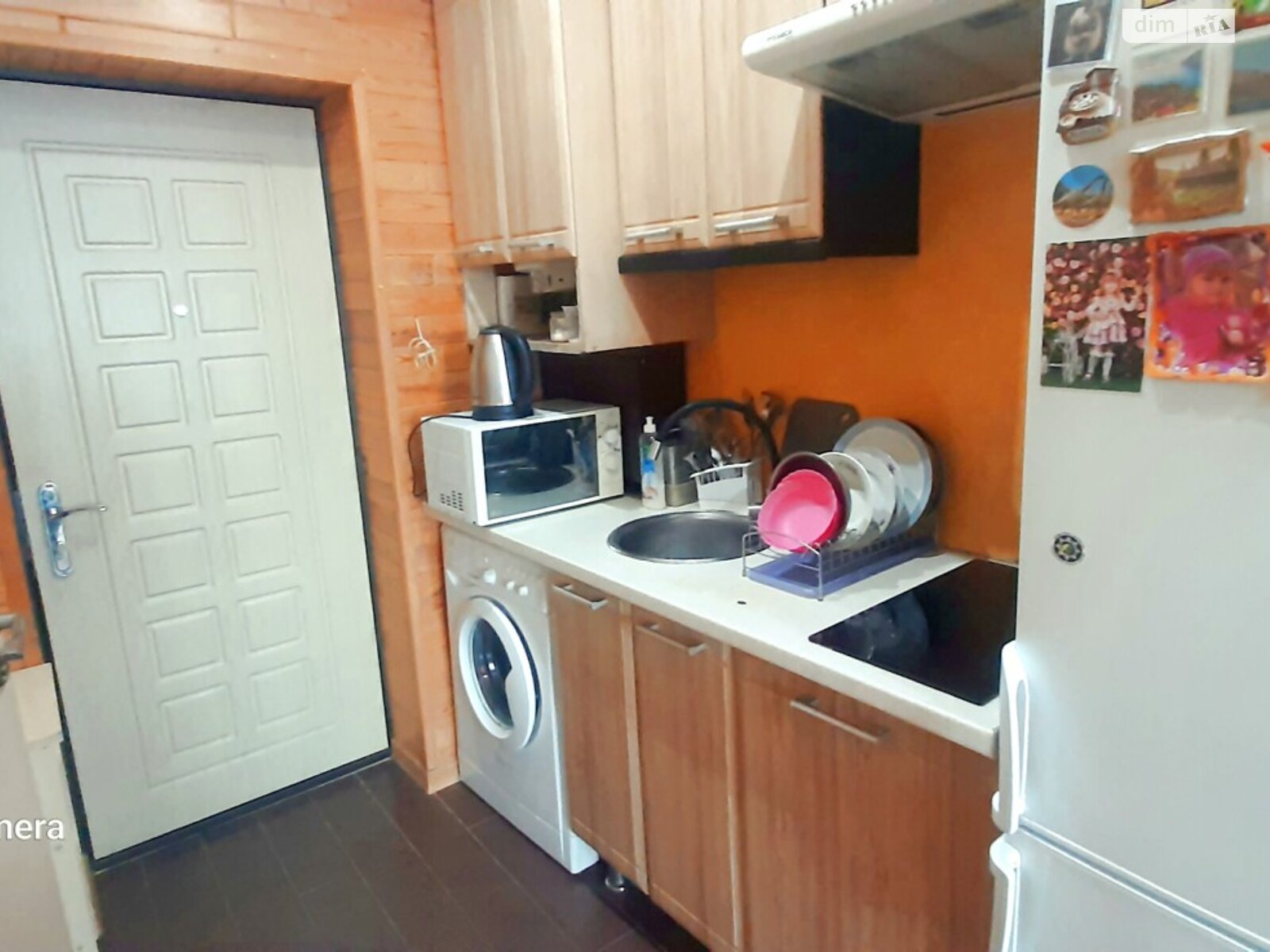 Cozy Furnished Studio Apartment with Private Bathroom and Kitchen