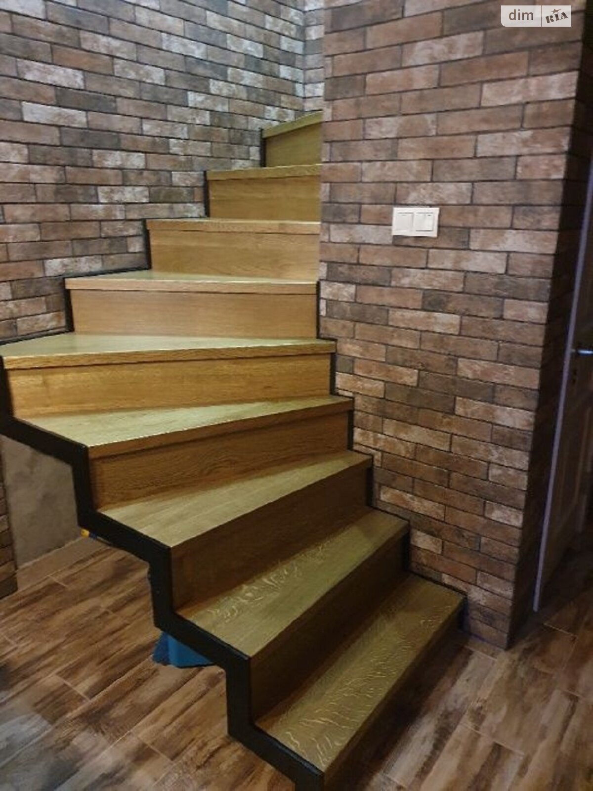 2-Level Apartment with Kitchen Studio, Warm and Spacious