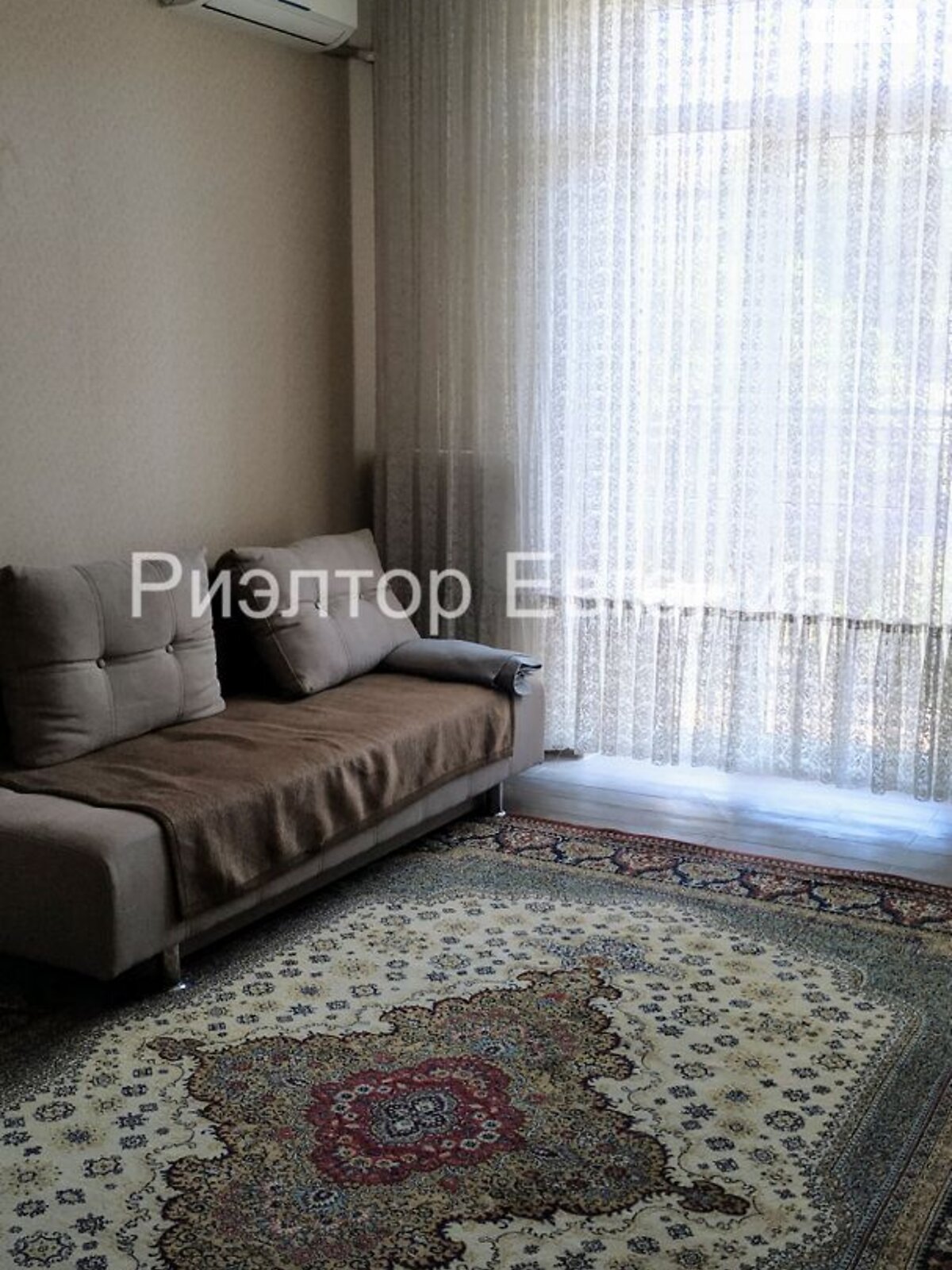 Center Studio with Kitchen and Bedroom, 40 sq m, Fully Equipped