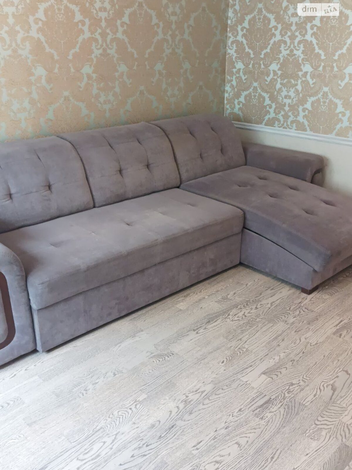 3-Room Apartment on Nezalezhnosti Street (Titova)