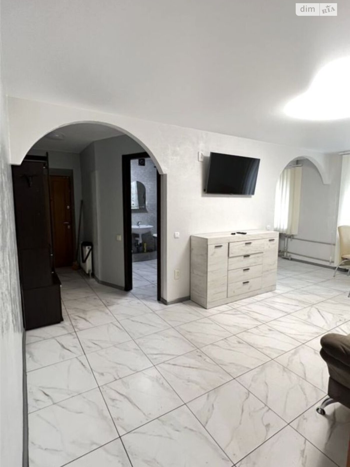 Freshly Renovated Apartment with Modern Amenities