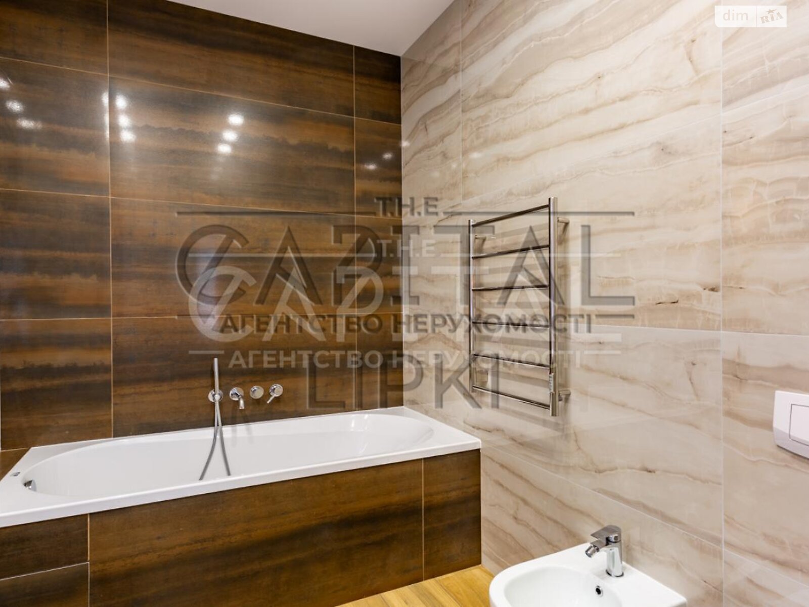 3-Bedroom Apartment in Novopecherskie Lipki Complex