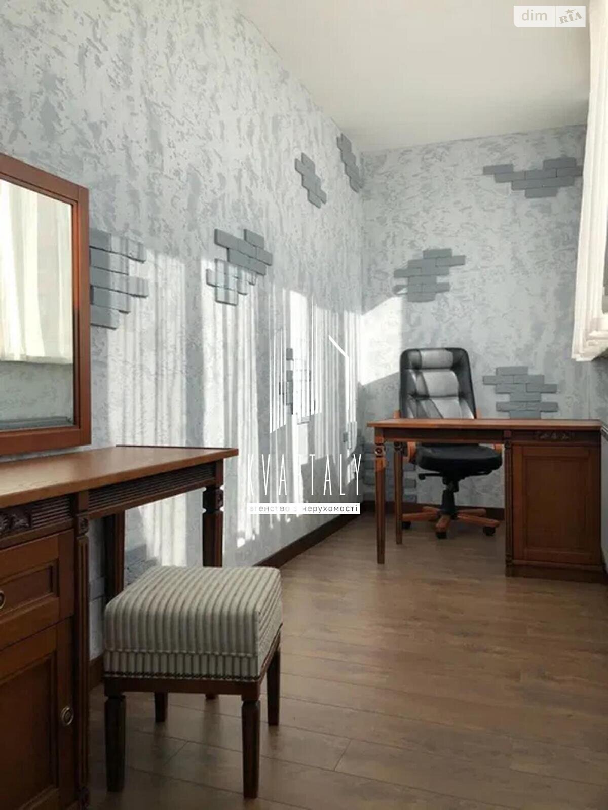 2-bedroom apartment in Aleksandrovskyi Complex with quality renovation
