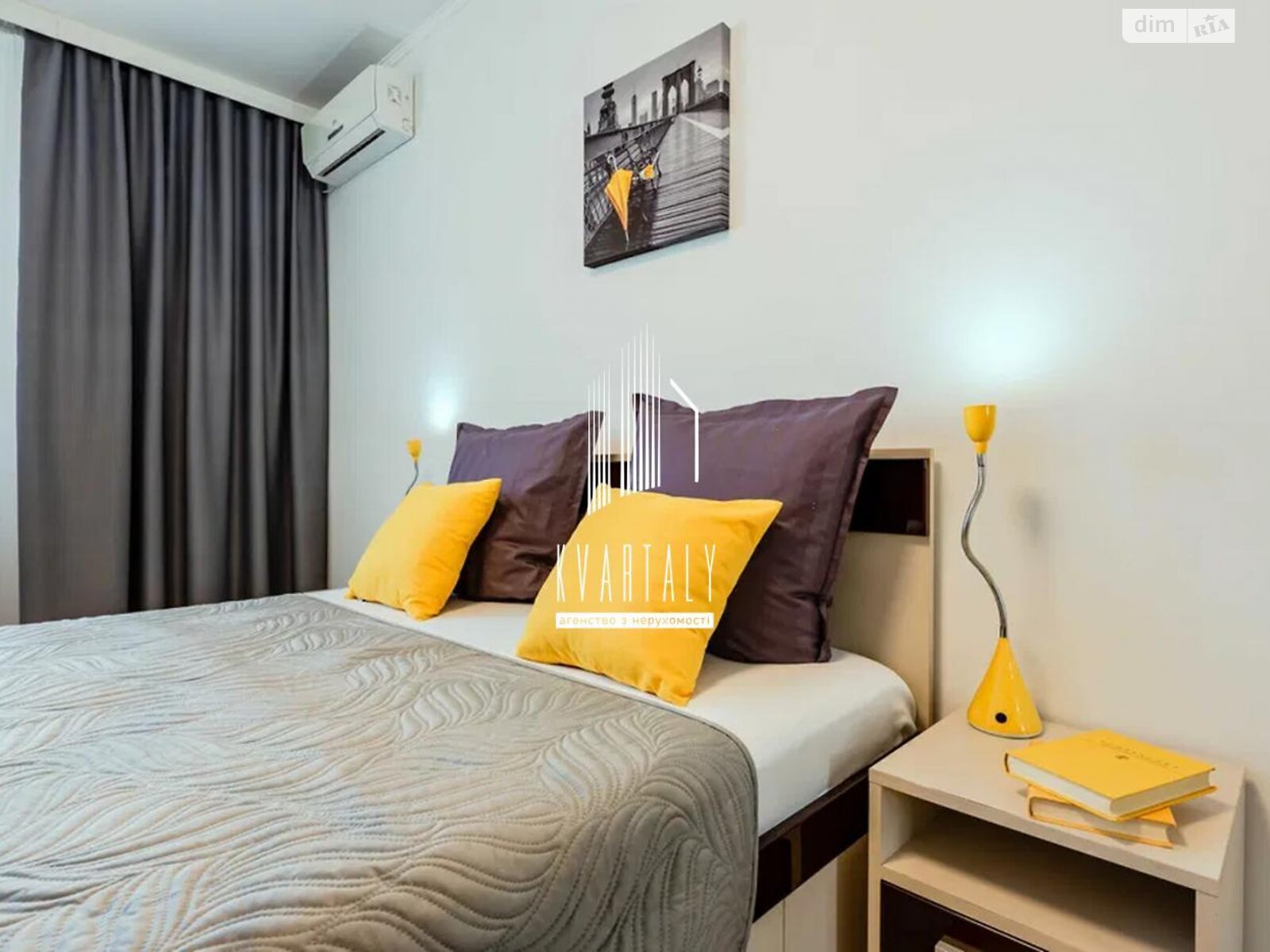 1-bedroom apartment on Anna Akhmatova Street, well-equipped and bright