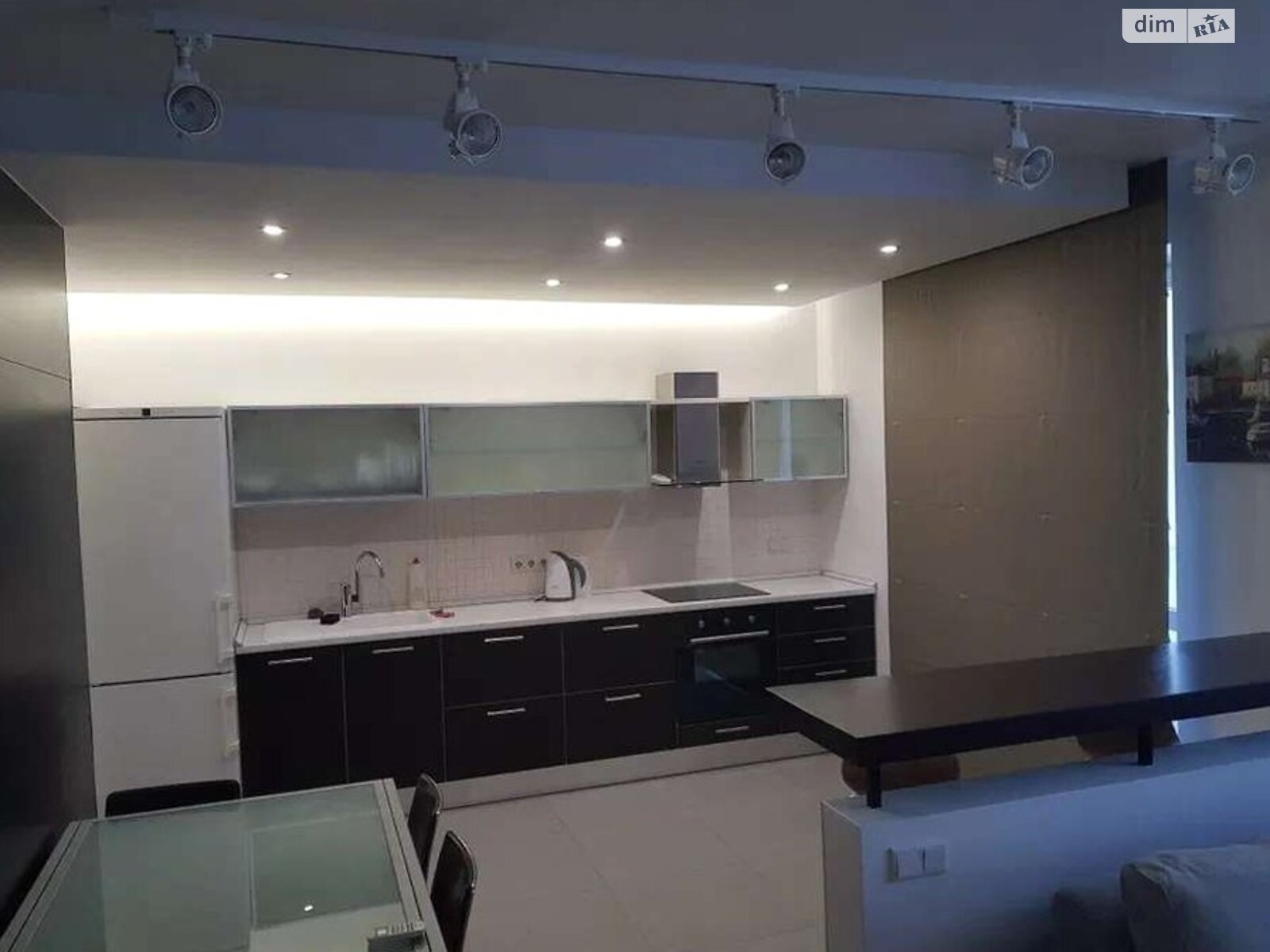 2-Room Apartment with Studio Kitchen, Separate Bedroom, and Modern Design
