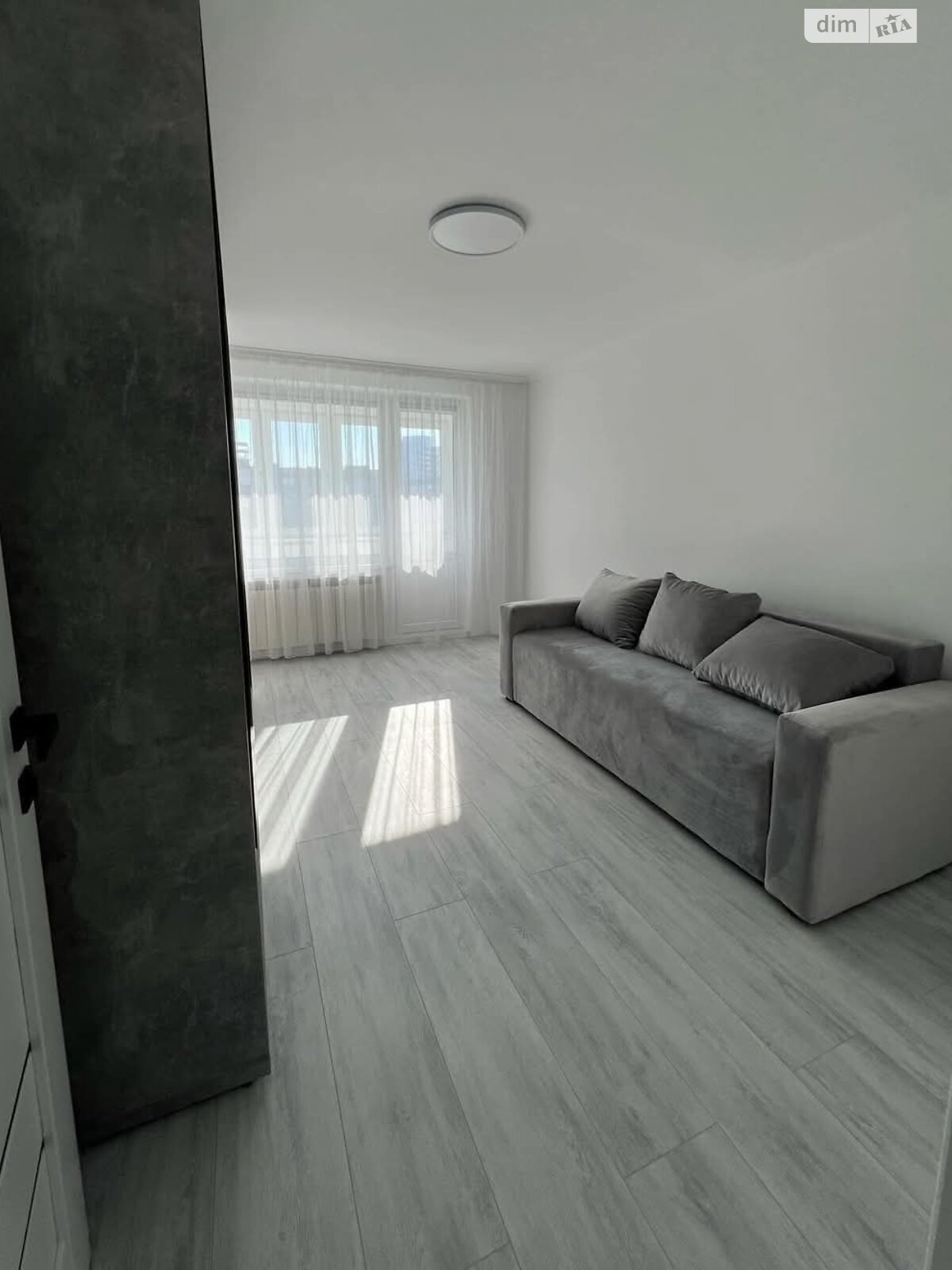 3-Room Apartment with Modern Design and High-Quality Renovation