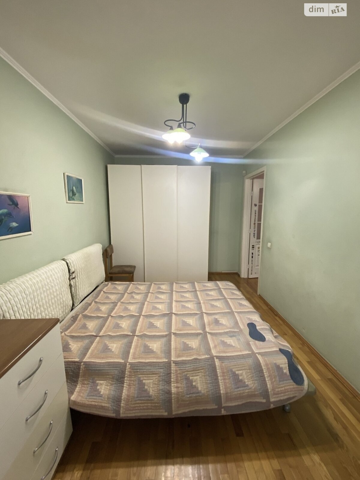 3-Room Apartment in Prestigious Neighborhood near Shopping Center