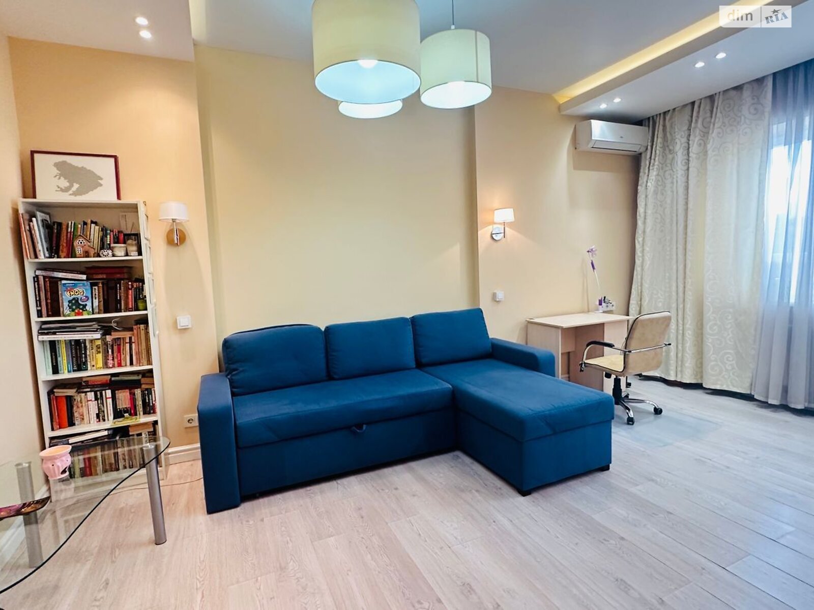 Bright, Quiet Apartment with Comfortable Design