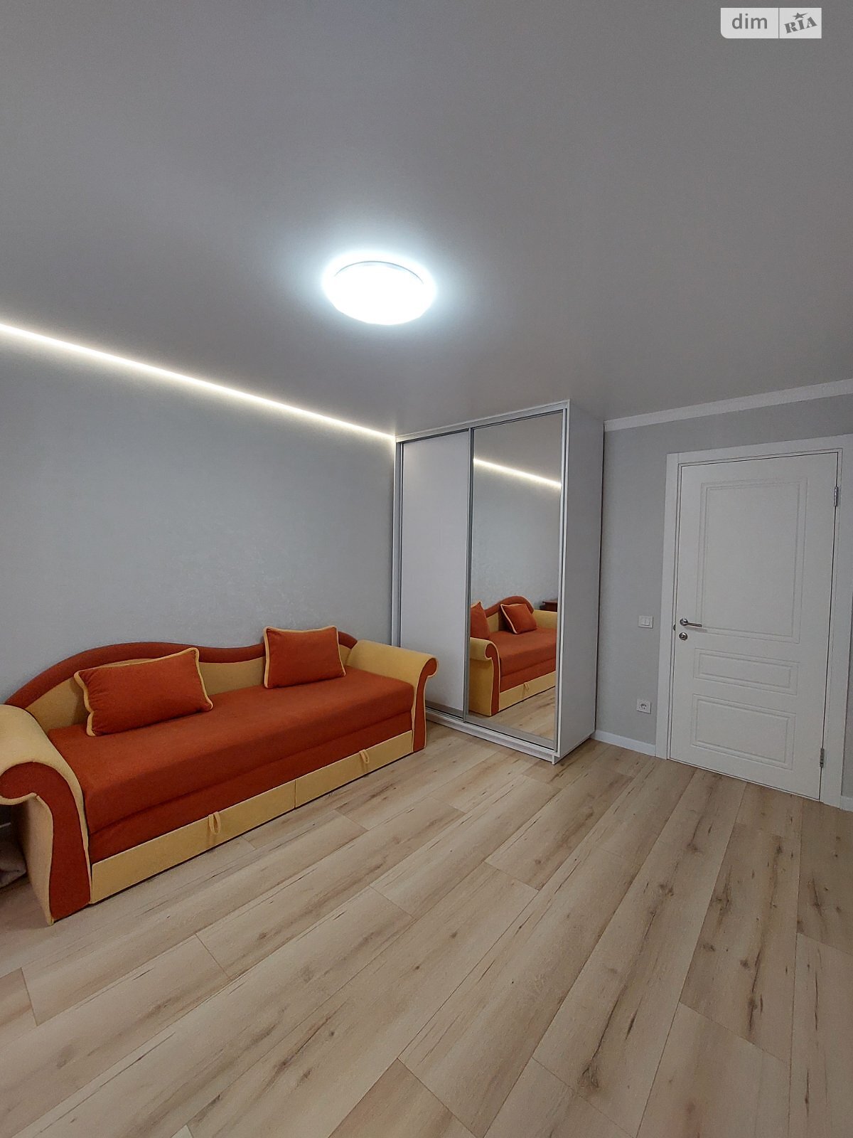 Modern Two-Room Apartment in Yarovytsia Complex