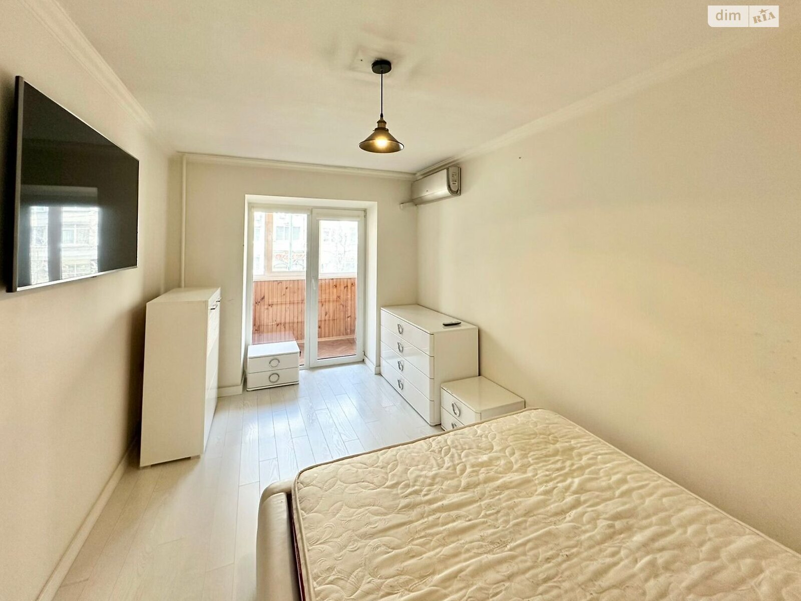 2-Room Apartment on Andriya Golovko Street, Well-Equipped Modern Space