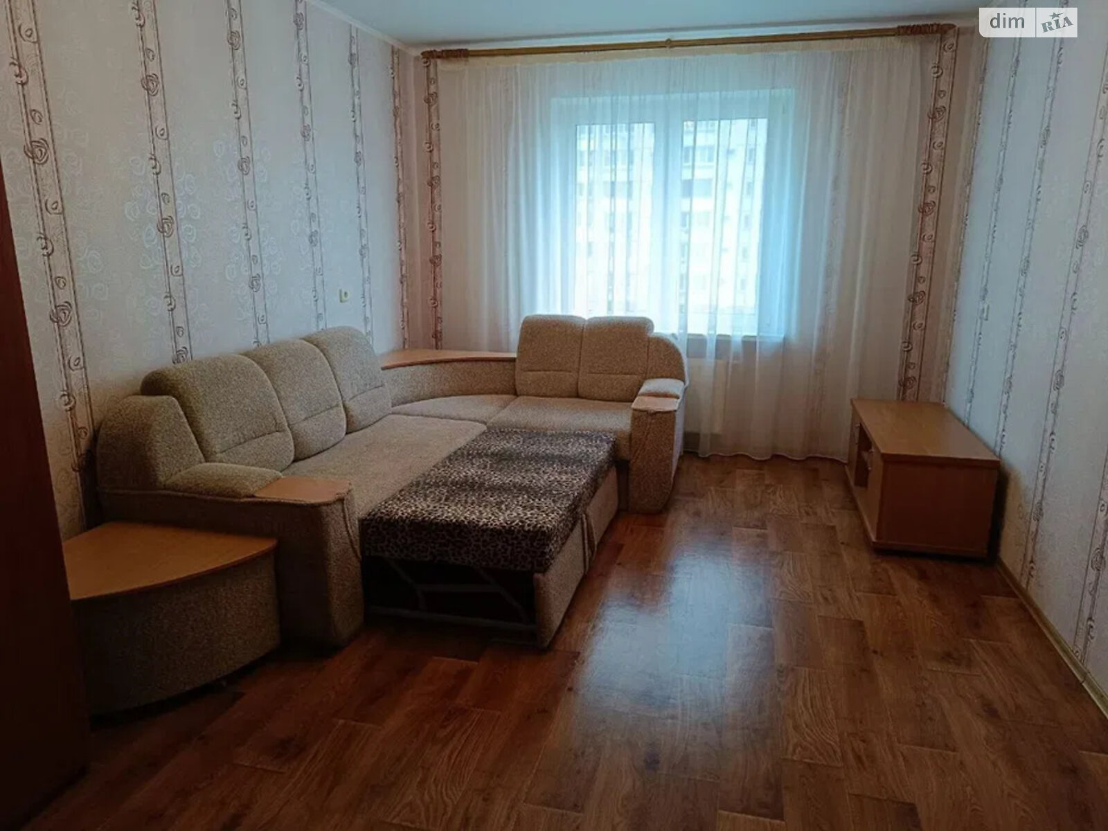 1-Bedroom Apartment on Zdolbunivska Street, 5th Floor of 25-Story Building