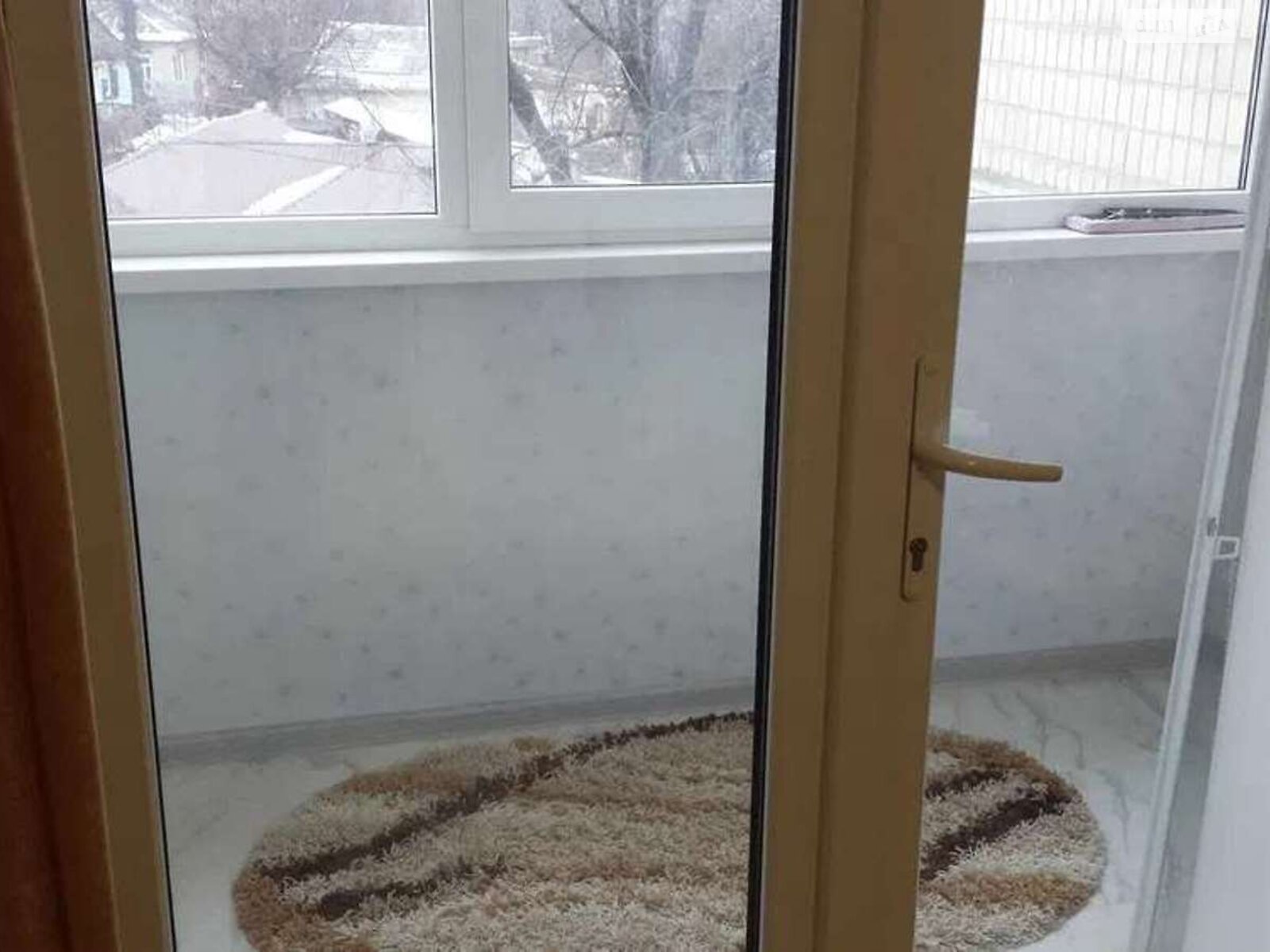 Quiet Apartment near Demiivska Station with Separate Rooms