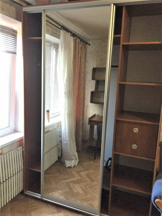 1-Room Apartment on Kommunara Street, Near Alye Parusa Stop