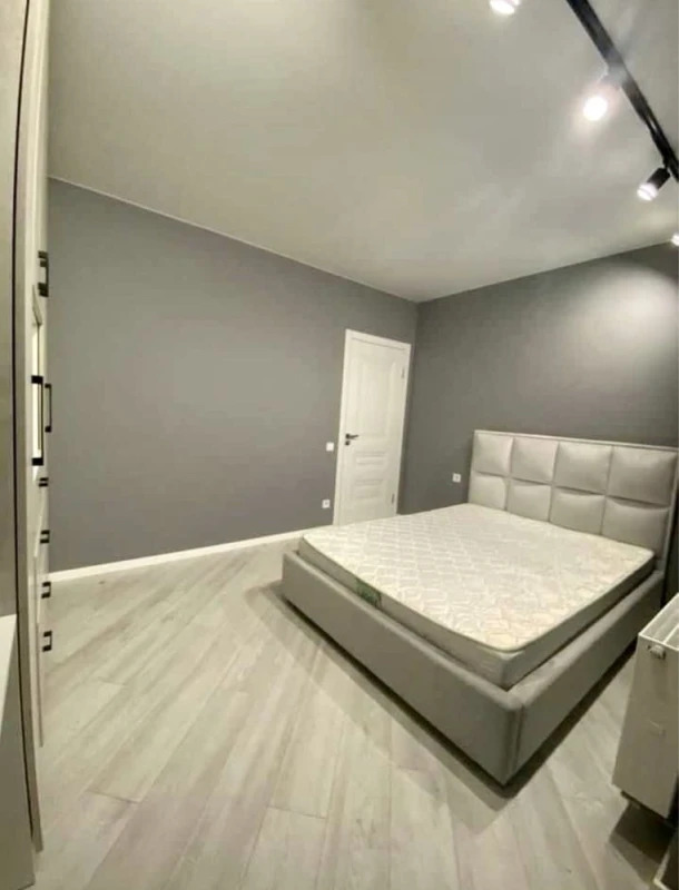 1-Bedroom Business Class Apartment with Modern Design