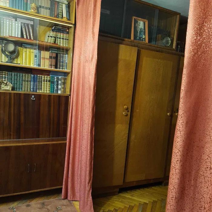 Cozy 1-room apartment with extensive book collection in Podolsk district