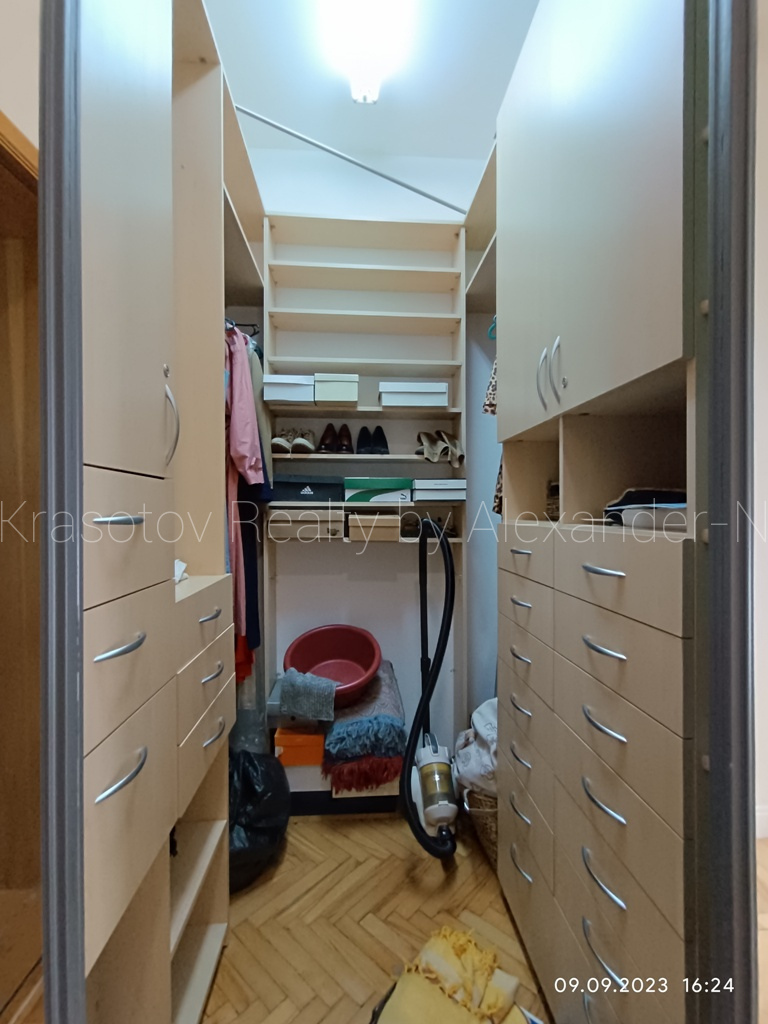 Charming Odessa Apartment near Deribasovskaya and Opera House
