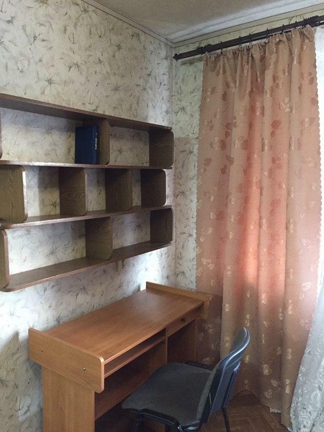 1-Room Apartment on Kommunara Street, Near Alye Parusa Stop