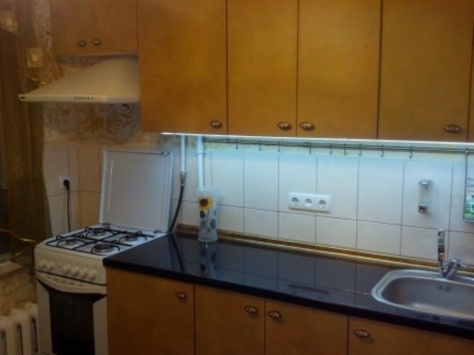 2-Room Apartment in Dniprovskyi District, Rusanivka, Near Livoberezhna Metro