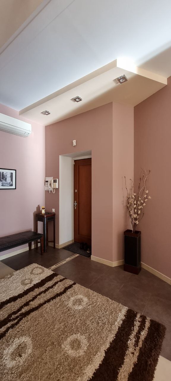 Spacious Apartment near Shevchenko Park with Sea View