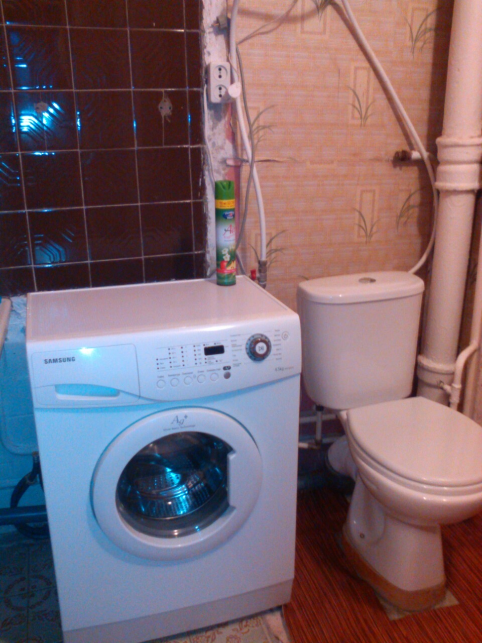 1-Room Apartment near Bus Stop, Clean and Well-Maintained