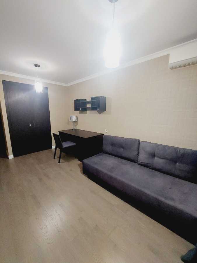 3-Room Apartment in Center, Designer Renovation, Near Metro