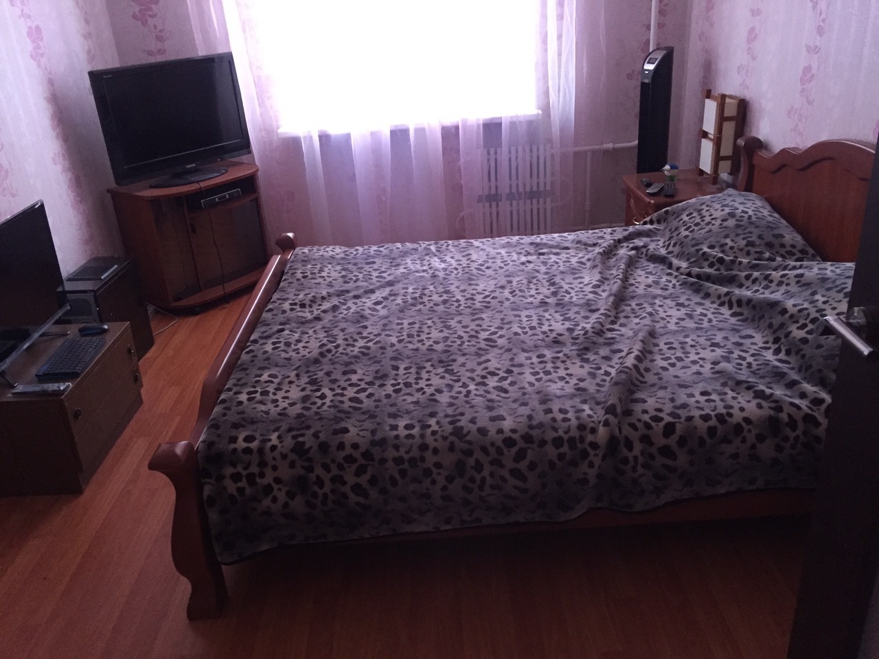 3-Room Apartment at Red Stone, Fully Furnished with Modern Amenities