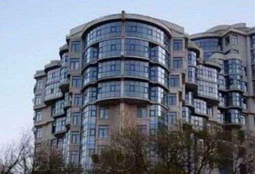 Spacious Apartment near Shevchenko Park with Sea View