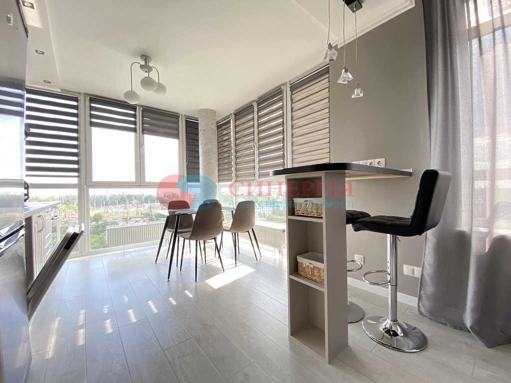 3-Room Apartment in City Flowers Complex with Modern Design and Infrastructure