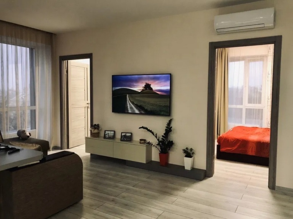 2-Room Apartment in City Center with Panoramic Dnipro View