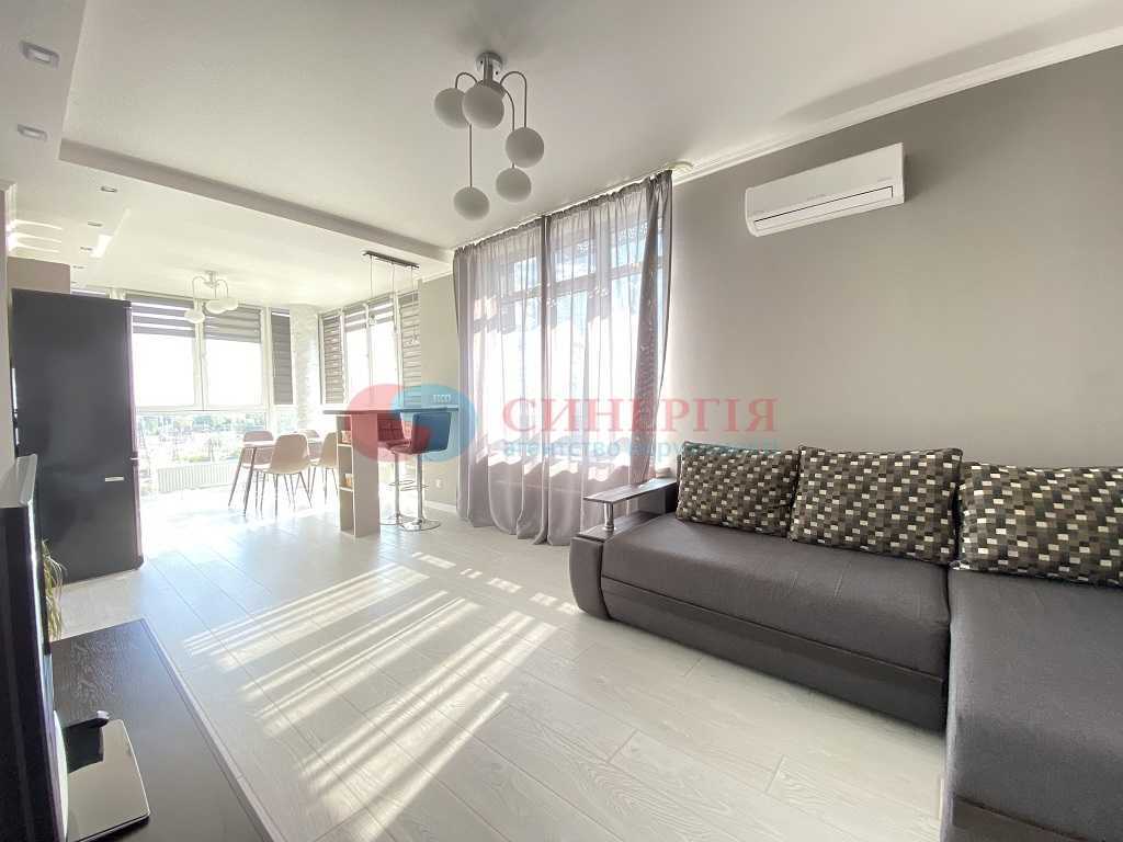 3-Room Apartment in City Flowers Complex with Modern Design and Infrastructure