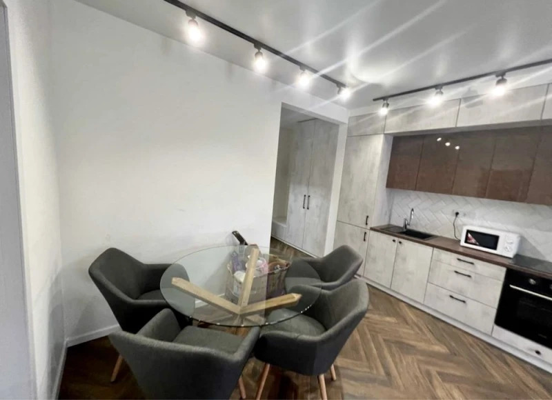 1-Bedroom Business Class Apartment with Modern Design